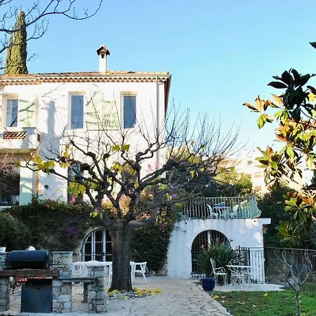 Villa Magnifique De 250m2 Avec Piscine à 5min De Cannes