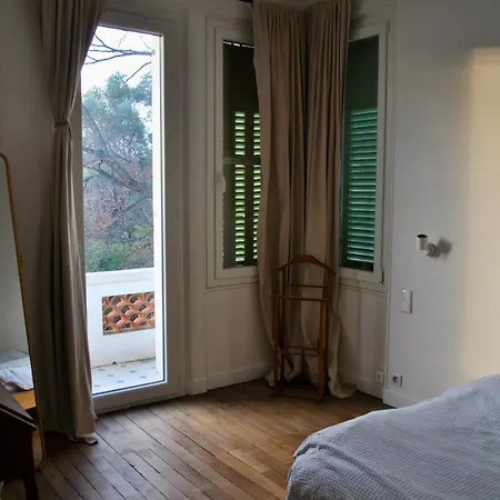 Magnifique De 250m2 Avec Piscine A 5min De Cannes לה קאנה