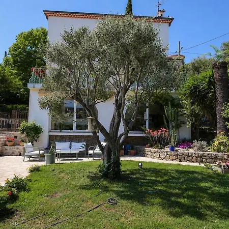 Magnifique De 250m2 Avec Piscine A 5min De Cannes
