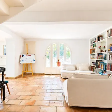 Magnifique De 250m2 Avec Piscine A 5min De Cannes Villa