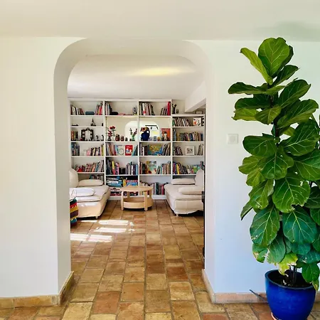 Villa Magnifique De 250m2 Avec Piscine à 5min De Cannes