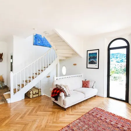 Magnifique De 250m2 Avec Piscine A 5min De Cannes
